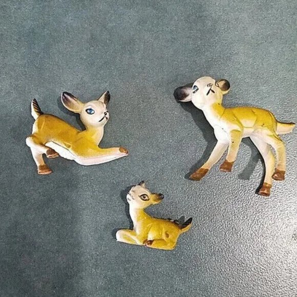 Vintage Christmas Lot - 3 deer (HK), 2 trees, tinsel ball ornament (W. Germany) - Picture 7 of 12